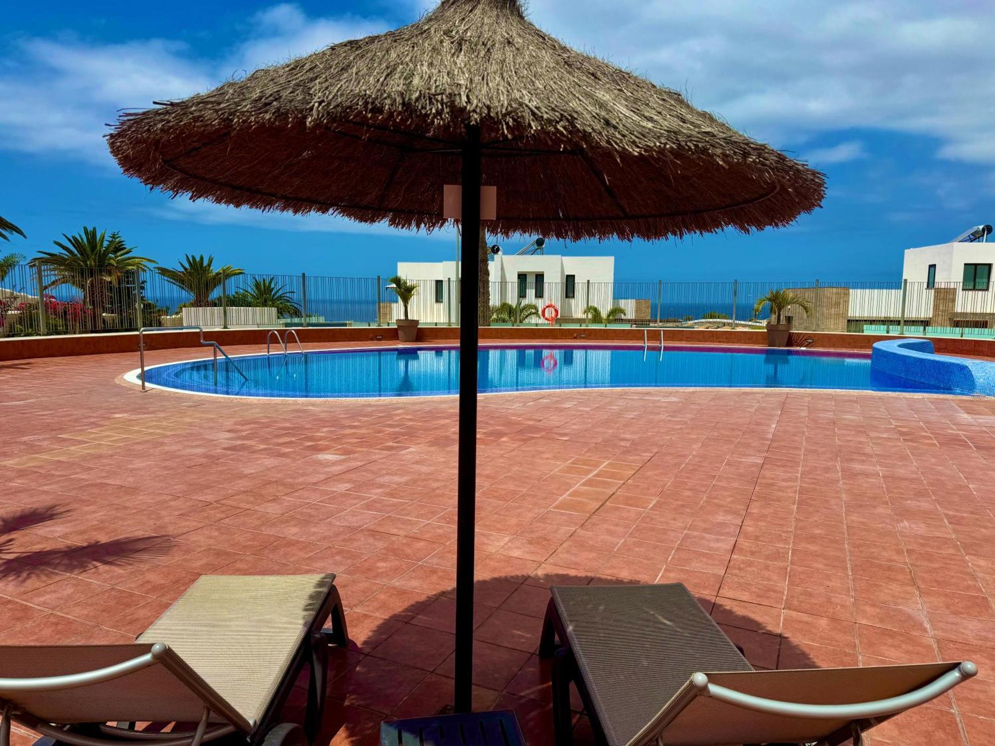 Stunning Apartments With Pool Tenerife Адехе Екстериор снимка